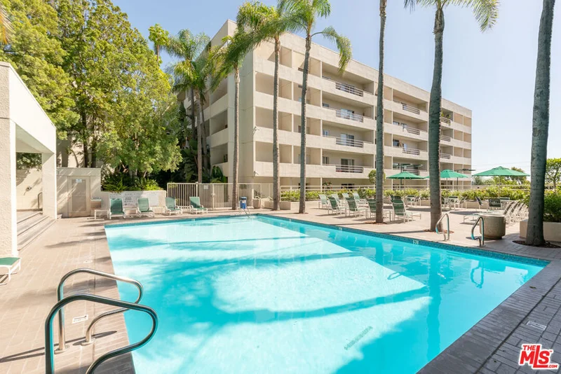 1131 Alta Loma Road 109, West Hollywood, CA 90069