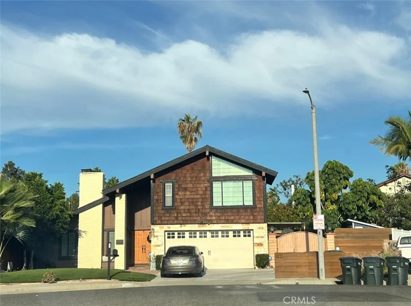 1231 E Boom Avenue, Orange, CA 92865