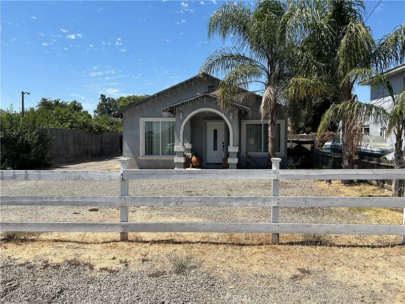 3817 Collins Road