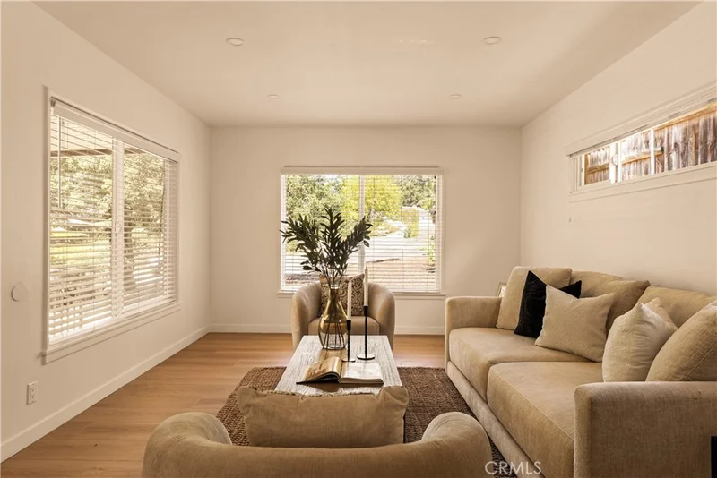 4644 Lowell Avenue, La Crescenta, CA 91214
