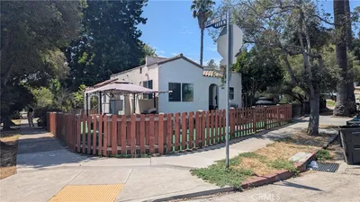 2402 Langdale Avenue photo 2
