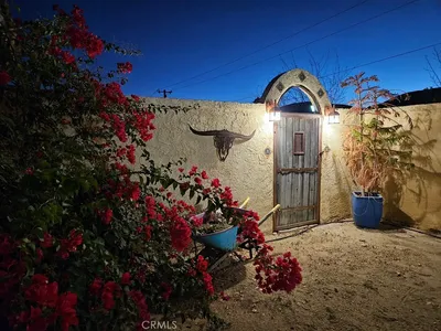 10341 Pinon Avenue photo 2