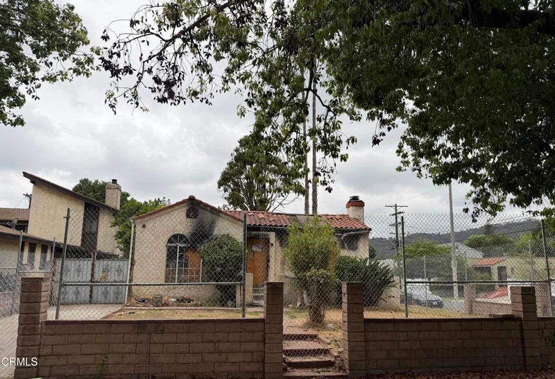 3722 Dover, Los Angeles, CA 90039