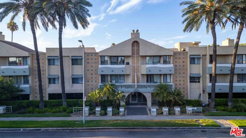 19009 Sherman Way 22, Reseda, CA 91335