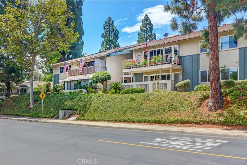 46 Calle Aragon S, Laguna Woods, CA 92637
