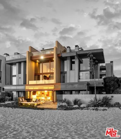 3817 Ocean Front Walk photo 2