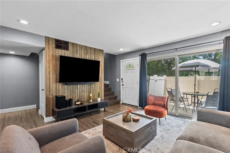 10155 De Soto Avenue 104, Chatsworth, CA 91311
