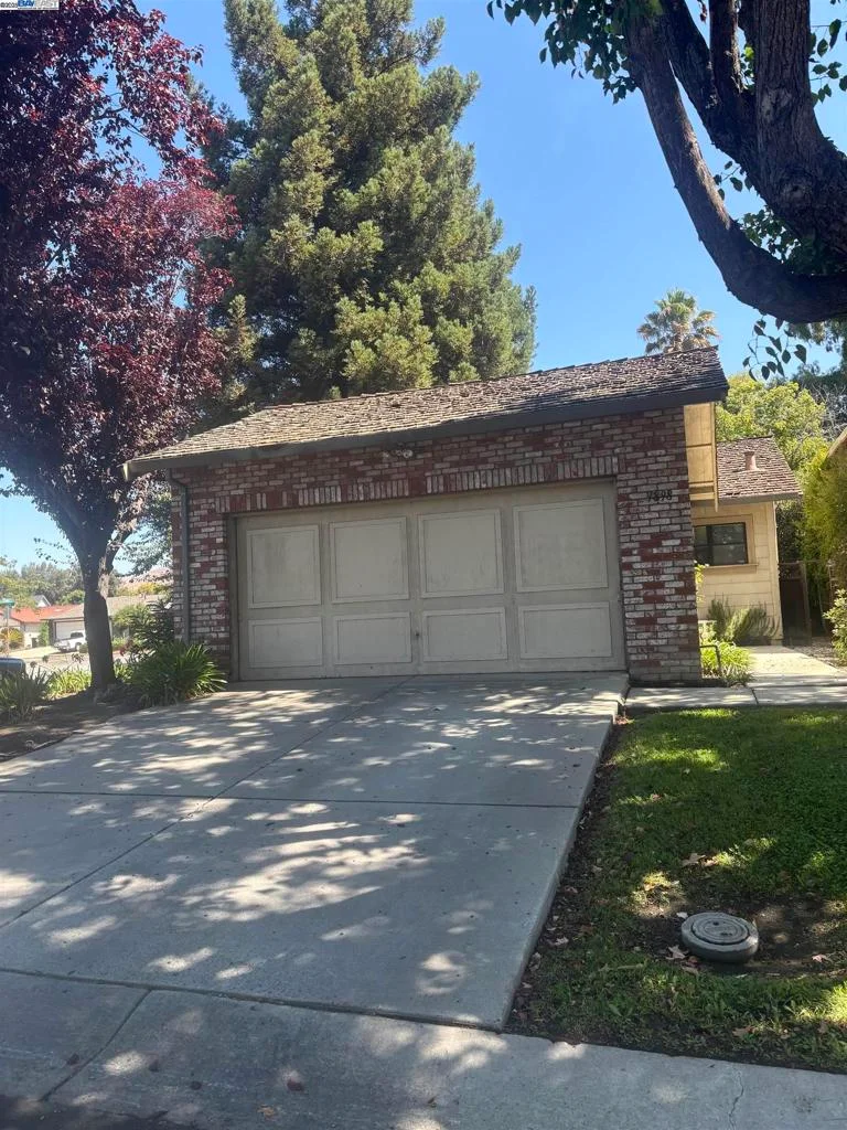 1898 Westminister Ct, San Jose, CA 95132