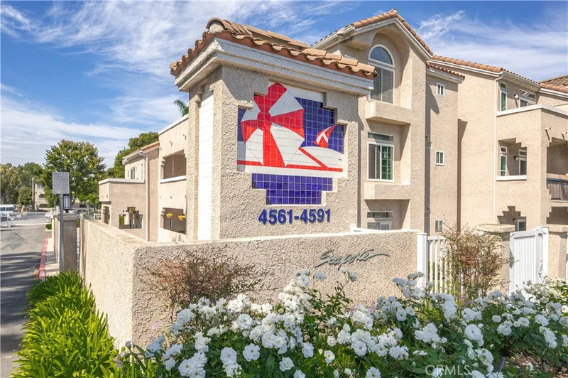 4591 Warner Avenue 101, Huntington Beach, CA 92649