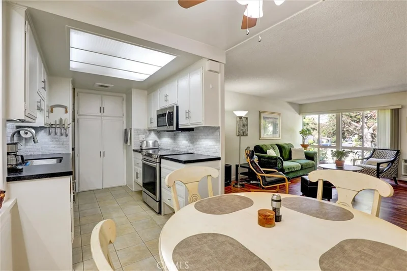 2276 Via Mariposa East D, Laguna Woods, CA 92637