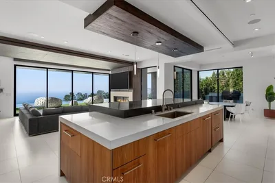 2935 Vista del Mar photo 2