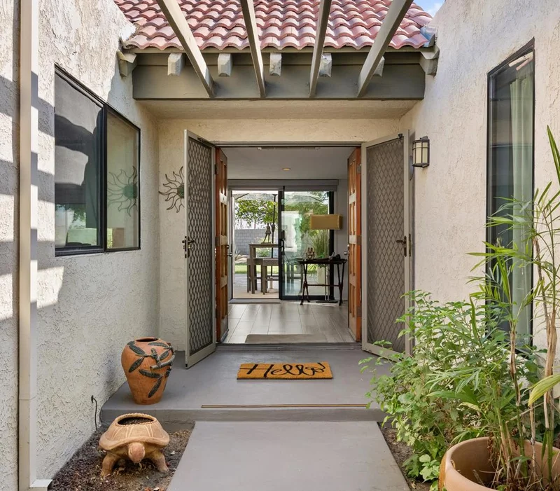 6252 N Paseo De La Palma, Palm Springs, CA 92264