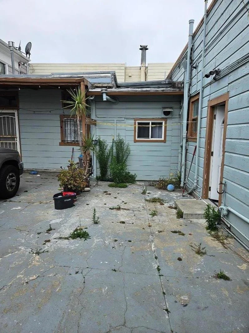 Photo 2 of 275 Miramar Avenue
