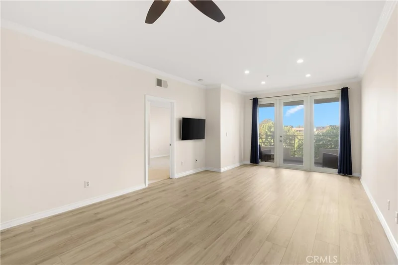 2243 Martin 207, Irvine, CA 92612