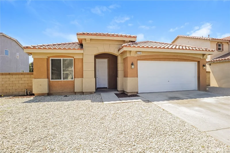 2736 Garnet Lane, Lancaster, CA 93535