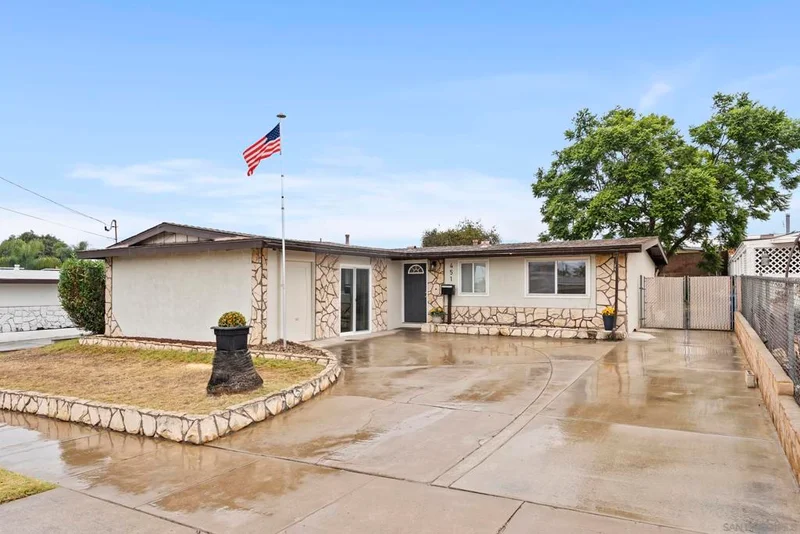451 E Naples St, Chula Vista, CA 91911