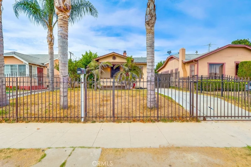 1243 W 70th Street, Los Angeles, CA 90044