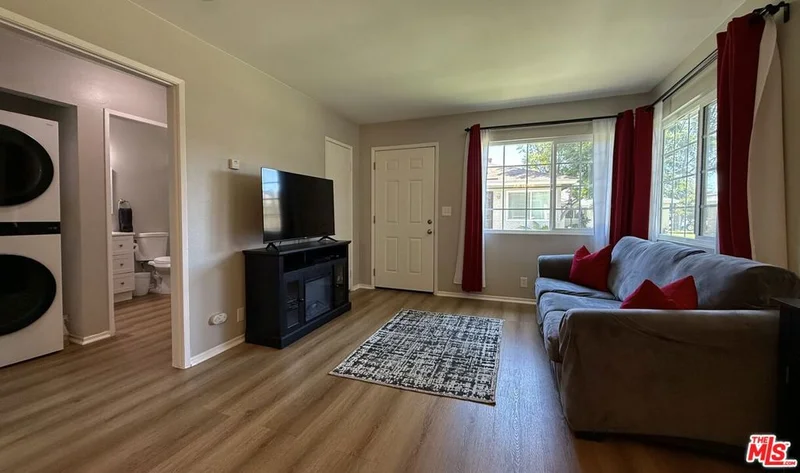 461 E 234th Walk 1/8, Carson, CA 90745