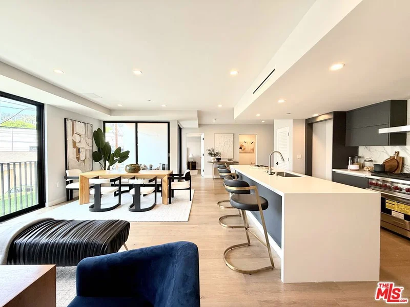 1017 N Croft Avenue 303, Los Angeles, CA 90069