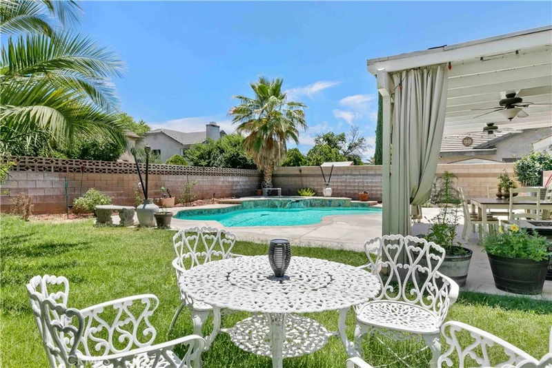 42962 Burlwood Drive, Lancaster, CA 93536