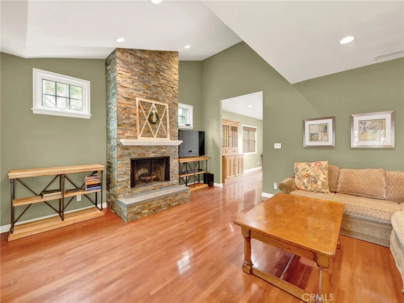 5450 Buffalo Avenue, Sherman Oaks, CA 91401