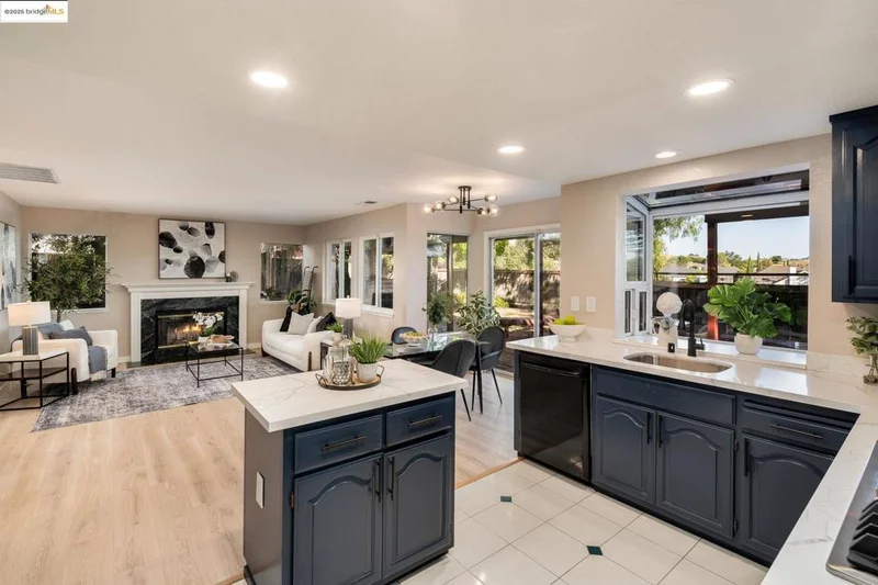 2708 Carmen Ct, Pinole, CA 94564