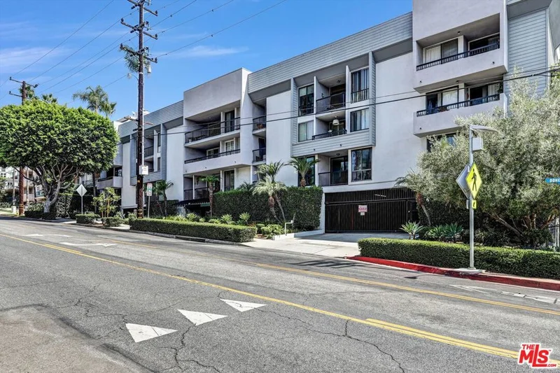 906 N Doheny Drive 309, West Hollywood, CA 90069
