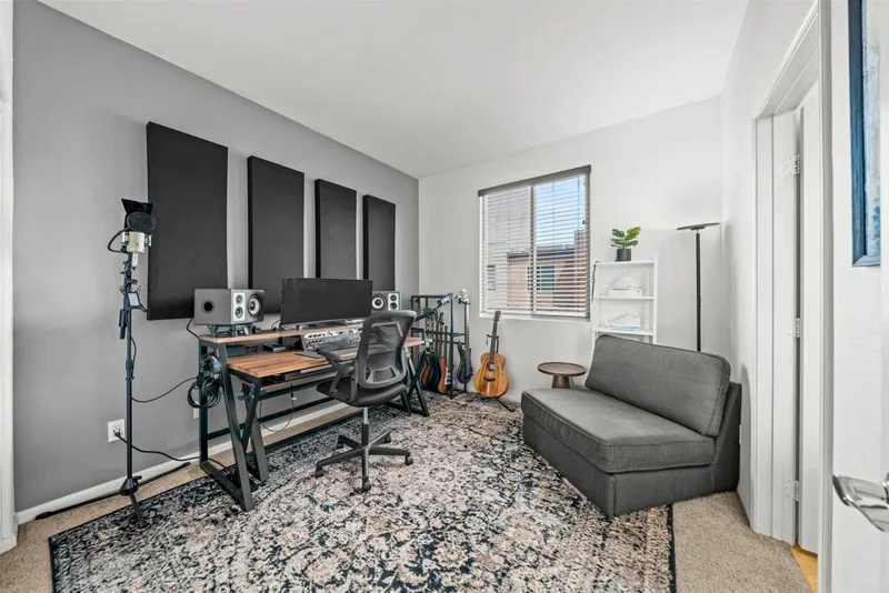 300 Tesoro Glen 101, Escondido, CA 92025