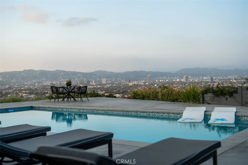 4139 S Cloverdale Avenue, Los Angeles, CA 90008