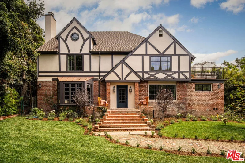 2246 N Edgemont Street, Los Angeles, CA 90027