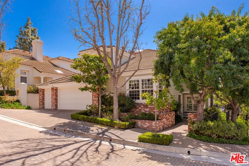 11736 Gwynne Lane, Los Angeles, CA 90077
