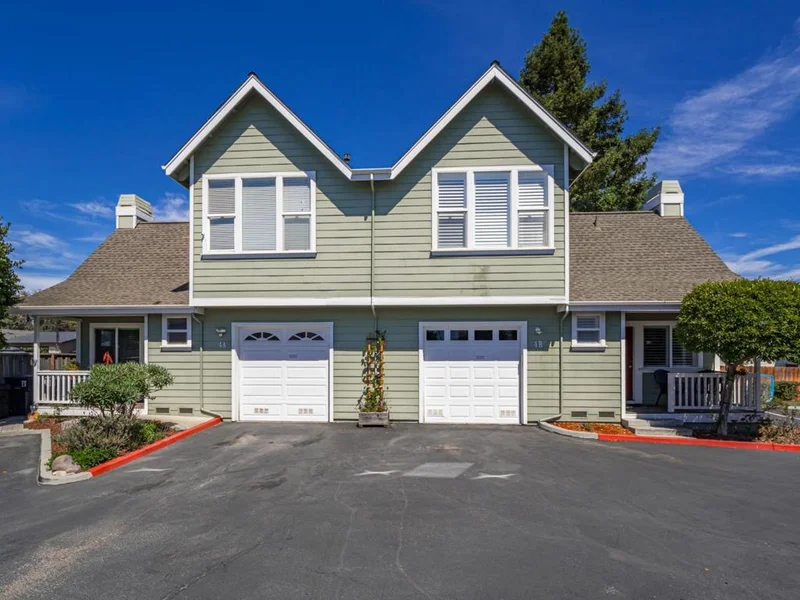 4 Holly Drive B