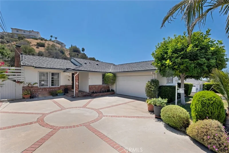 10202 Roscoe Boulevard, Sun Valley, CA 91352