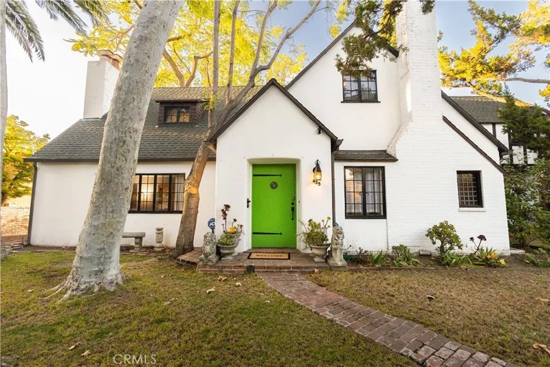 425 W 10th Street, Claremont, CA 91711