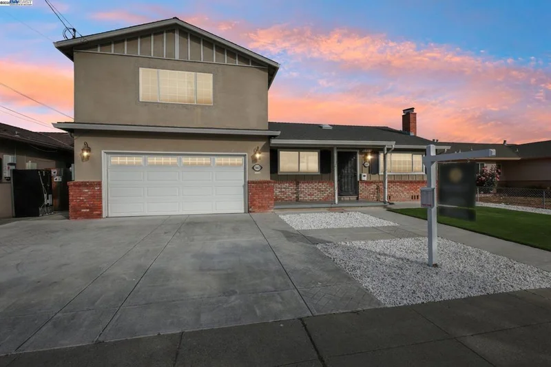 5447 Saint Mark Ave, Newark, CA 94560