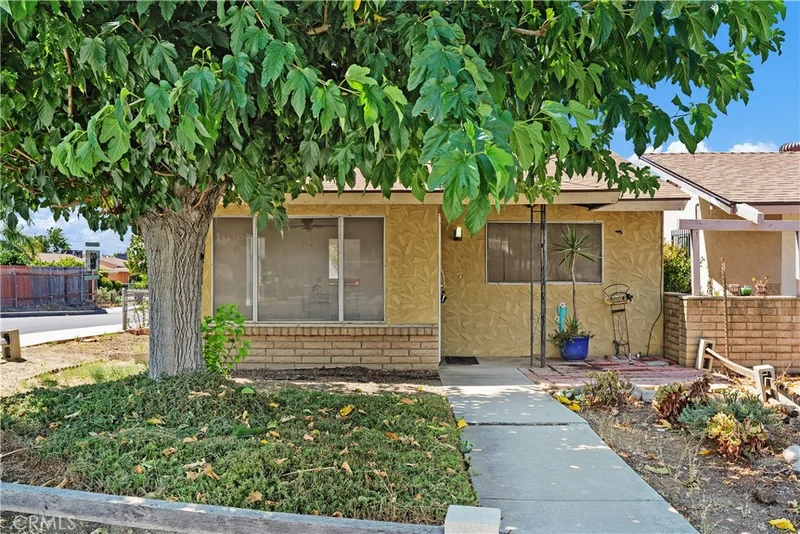 1183 S Buena Vista Street, Hemet, CA 92543