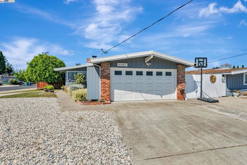 27487 Berenda Way, Hayward, CA 94544-4359