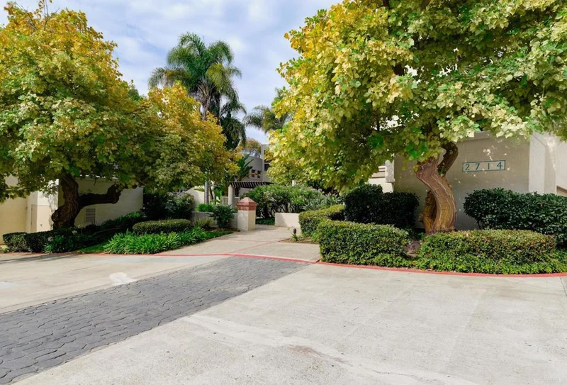 2714 Ariane Drive 16, San Diego, CA 92117