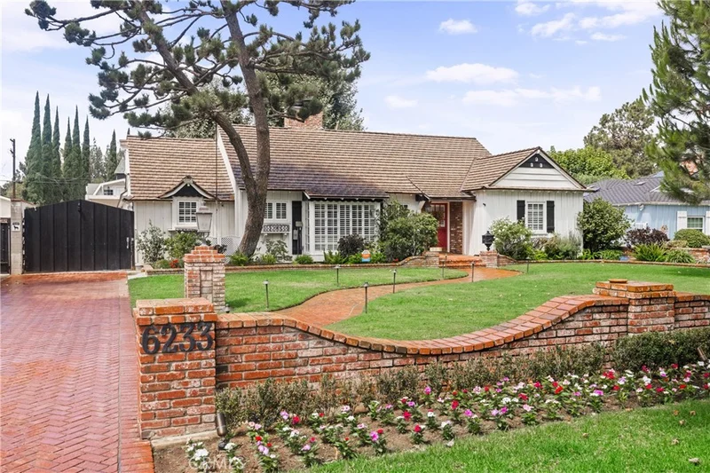 6233 Orion Avenue, Van Nuys, CA 91411