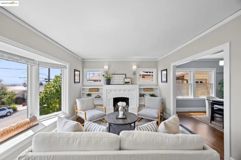 3021 Morcom Ave, Oakland, CA 94619