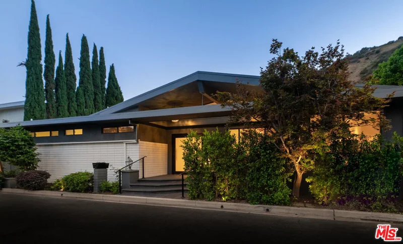 2247 Chelan Place, Los Angeles, CA 90046