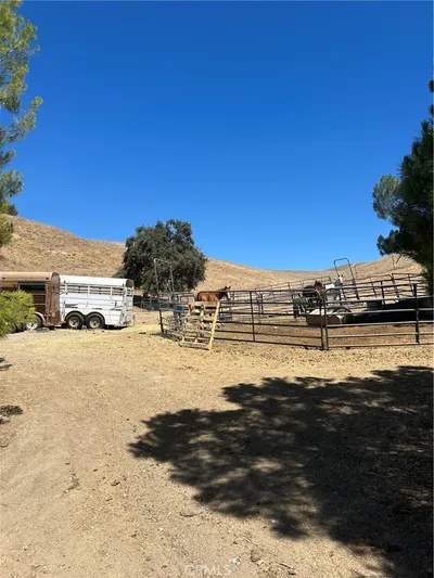 77517 Lowes Canyon Road photo 2
