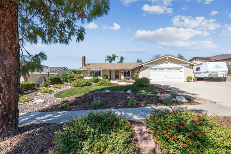6254 Hollyoak Drive, Rancho Cucamonga, CA 91701