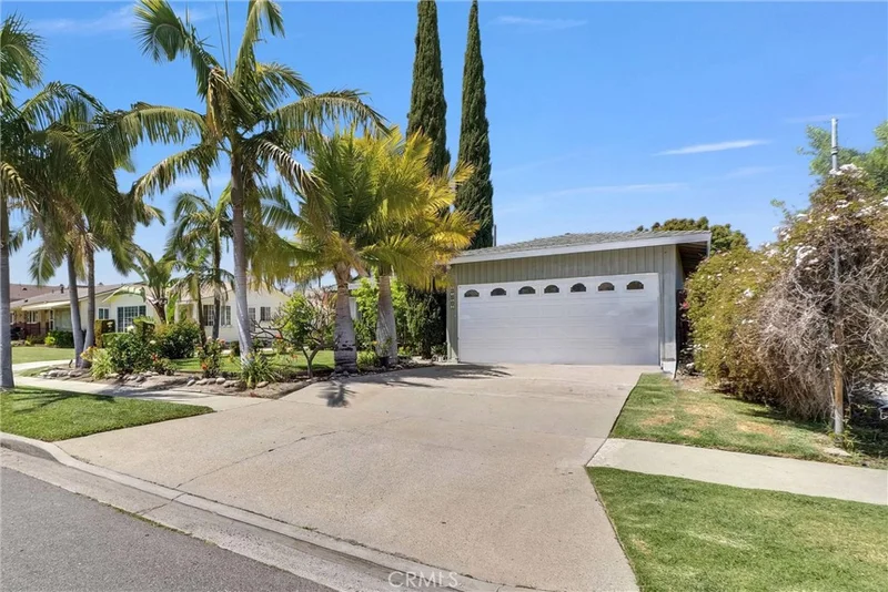 4301 Howard Avenue, Los Alamitos, CA 90720