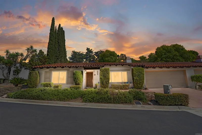 1237 La Paloma, Escondido, CA 92026