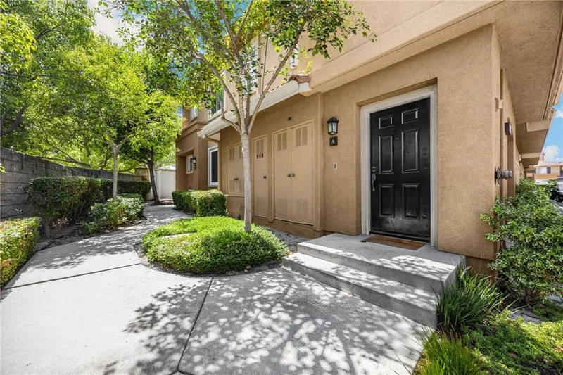 5130 E Henley Place A, Orange, CA 92867
