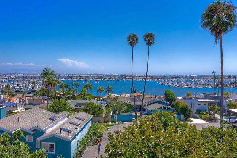 885 Armada Ter, San Diego, CA 92106