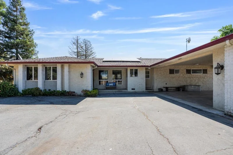 301 Carpenter Drive, Hollister, CA 95023