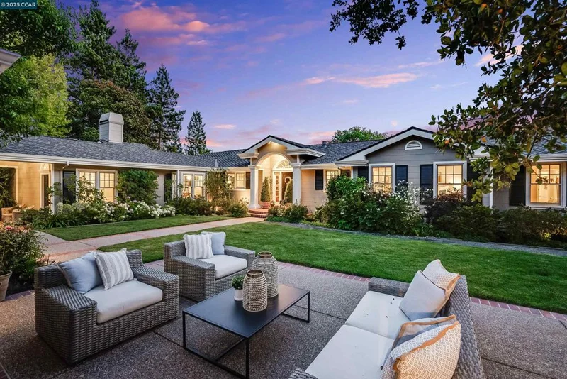 1257 Panorama Dr, Lafayette, CA 94549
