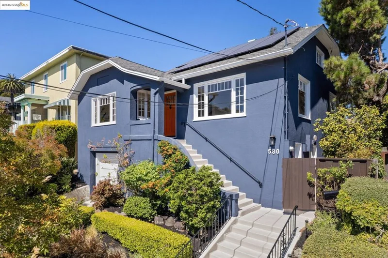 580 Kenmore Ave